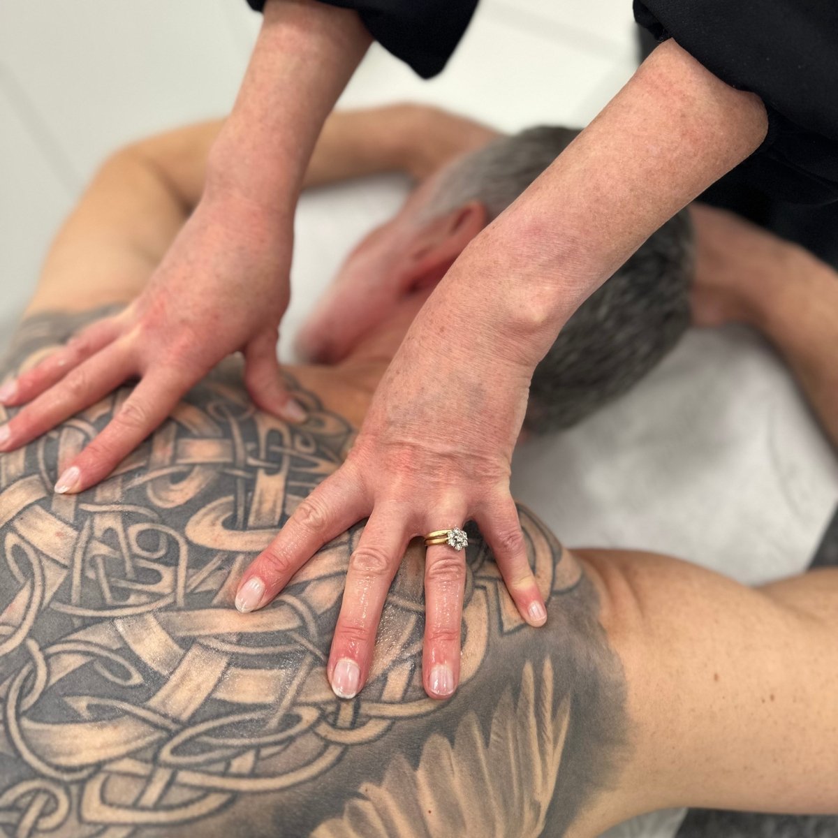 BENEFITS OF DEEP TISSUE MASSAGE - Swagger & Jacks Ltd